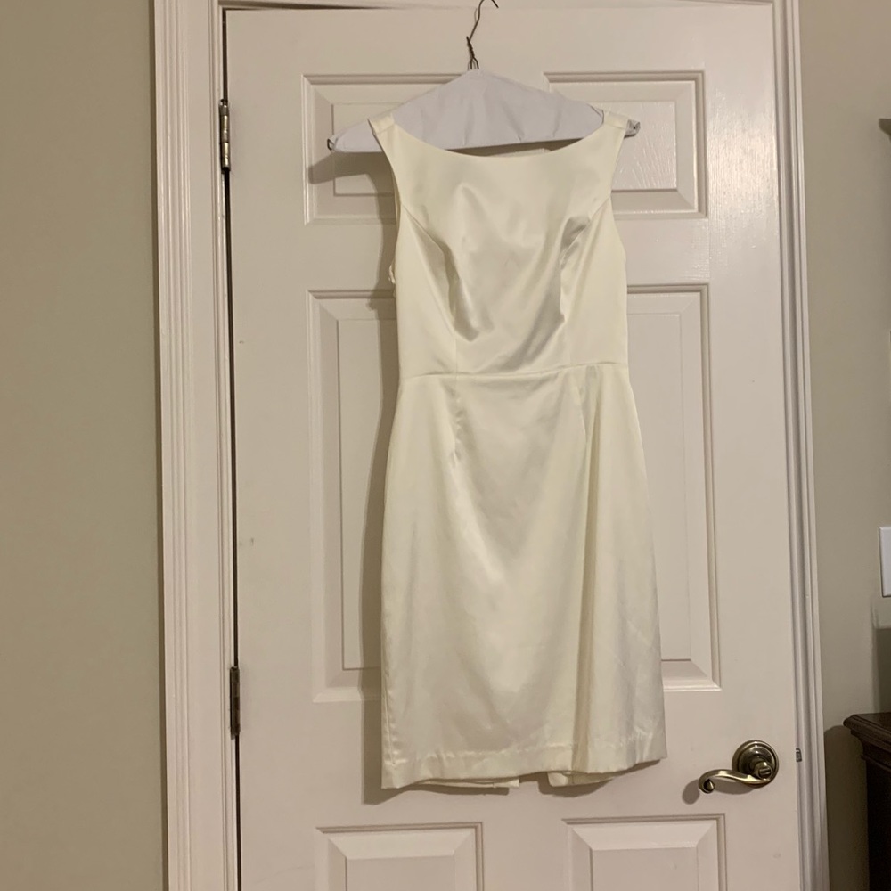 White Cocktail dress - Picture 2 of 3